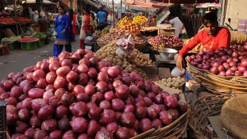onion price slowly reduced now that price just 40 rupees - home makers happy