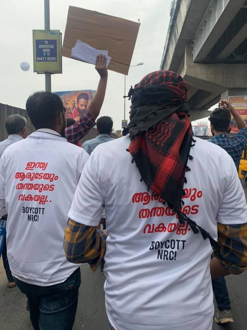 നിയമം നടപ്പാക്കാന് ശ്രമിക്കുമ്പോള് അനുസരിക്കണോ എന്നുള്ളത് നമ്മുടെ തീരുമാനമാണെന്നും ഷെയ്ന് കൂട്ടിച്ചേര്ത്തു.
