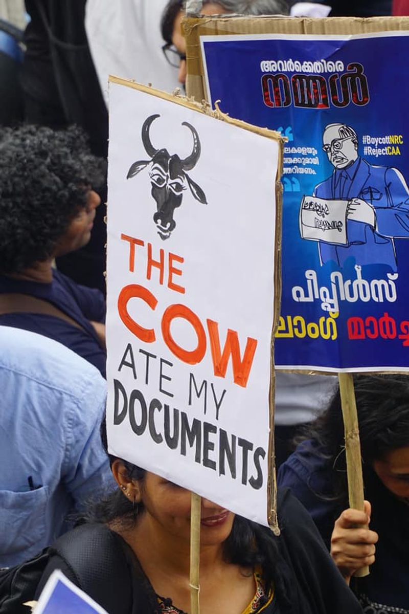 ഫേസ്ബുക്ക് കൂട്ടായ്മയുടെ നേതൃത്വത്തില് നടന്ന പ്രതിഷേധമാര്ച്ചില് ആയിരങ്ങള് പങ്കെടുത്തു.