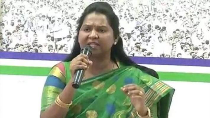 Tadikonda MLA Sridevi Meets MLC Appi Reddy in Guntur Tadikonda MLA Sridevi Meets MLC Appi Reddy in Guntur
