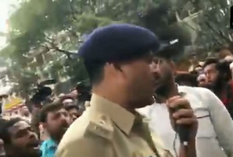 during caa protest across country these policemen ips appealing protesters to calm down goes viral kpt