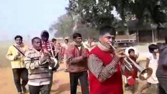 Villagers arrange band baja in cremation of 107 year old Villagers arrange band baja in cremation of 107 year old