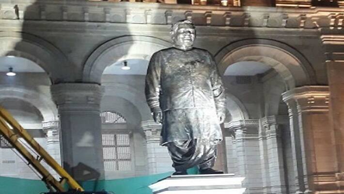 Today, PM will unveil a 25 feet high statue of Atalji made of 4000 kg Ashtadhatu in Jaipur. Today, PM will unveil a 25 feet high statue of Atalji made of 4000 kg Ashtadhatu in Jaipur.