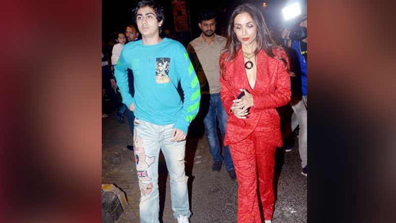kareena kapoor khan celebrated christmas sara ali khan, karishma kapoor these Bollywood stars were in party KPY