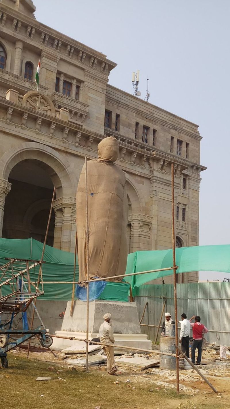 Atal Bihari Vajpayee 95th birth anniversary, PM Modi will unveil the 25 feet tall statue in Lucknow kpn