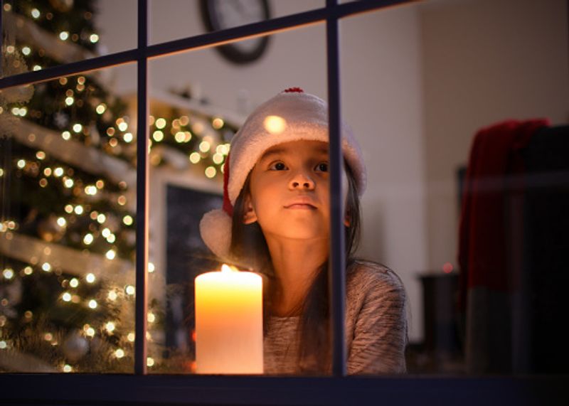 It’s relaxing to just sit by the window on Christmas