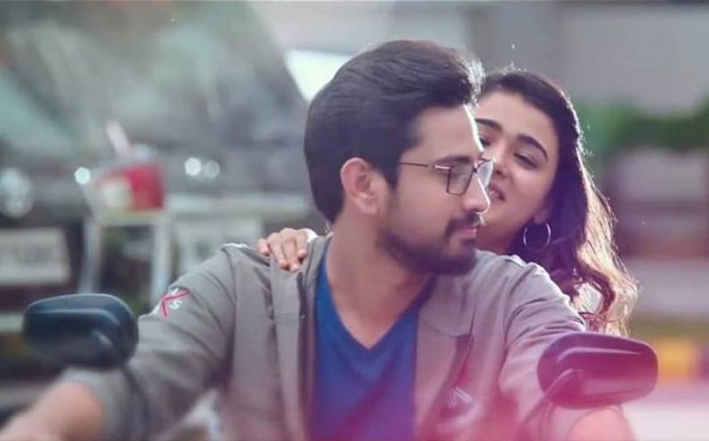 Iddari Lokam Okate Telugu Movie Review, Rating