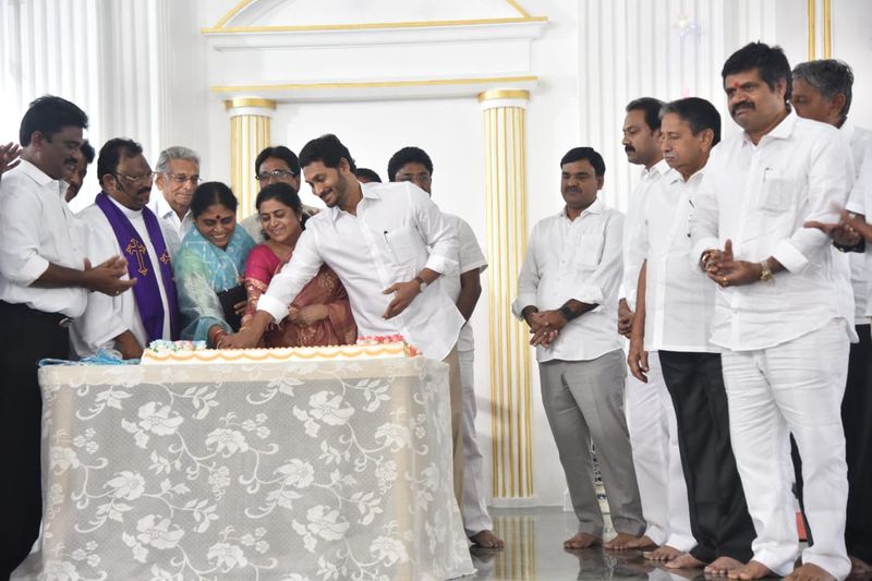 AP CM YS Jagan christmas celcebrations at pulivendula