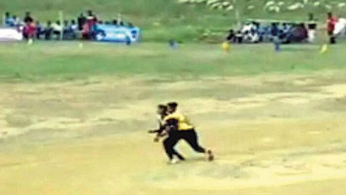 2 players unconscious During Cricket Match in Kolar 2 players unconscious During Cricket Match in Kolar