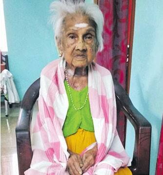 92 year old woman has old 500 and 1000 rupees note