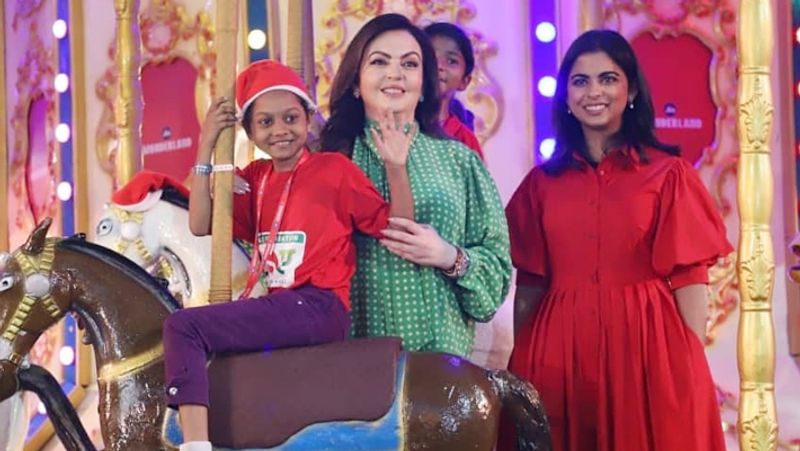 christmas 2019 Bollywood celebs Aishwarya rai kapoor Family Sunny leone celebrated christmas KPY