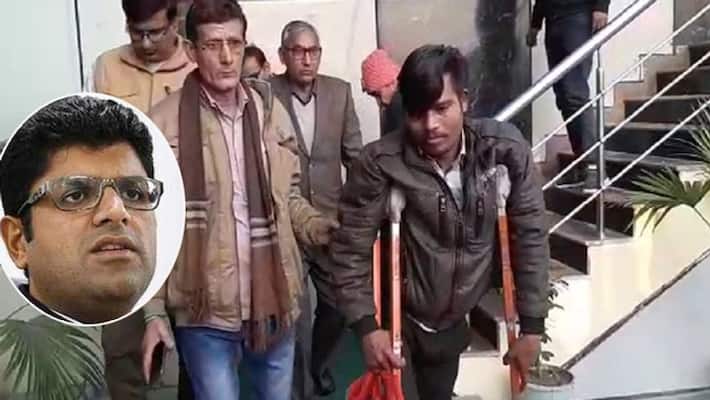 Haryana's Deputy Chief Minister Dushyant Chautala and an emotional story related to the job of a Divyang kpa Haryana's Deputy Chief Minister Dushyant Chautala and an emotional story related to the job of a Divyang kpa