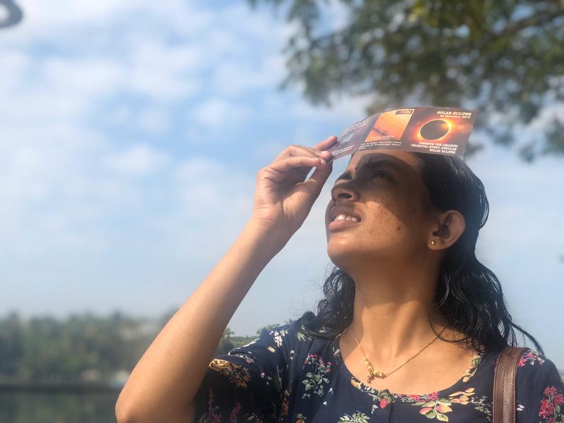 ബ്രേക് ത്രൂ സയൻസ് സൊസൈറ്റിയും പണ്ഡിറ്റ് കറുപ്പൻ വായനശാലയും സംയുക്തമായി കോട്ടപ്പുറം ആംഫി തിയറ്ററിൽ സൂര്യഗ്രഹണ നിരീക്ഷണ കേന്ദം പ്രവർത്തിപ്പിച്ചു.