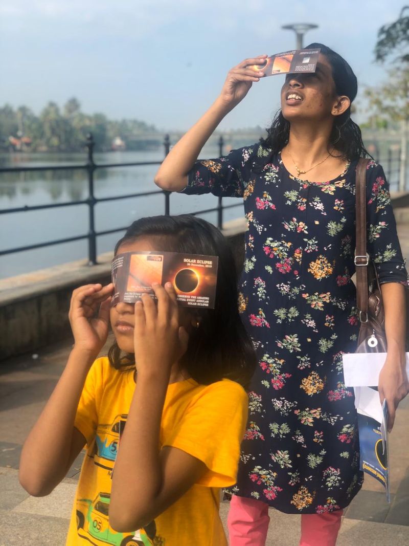 തൃശൂര് മുതൽ തിരുവനന്തപുരം വരെയുള്ള ജില്ലകളിലും 92 ശതമാനത്തിനടുത്ത് ഗ്രഹണം ദൃശ്യമായിരുന്നു.