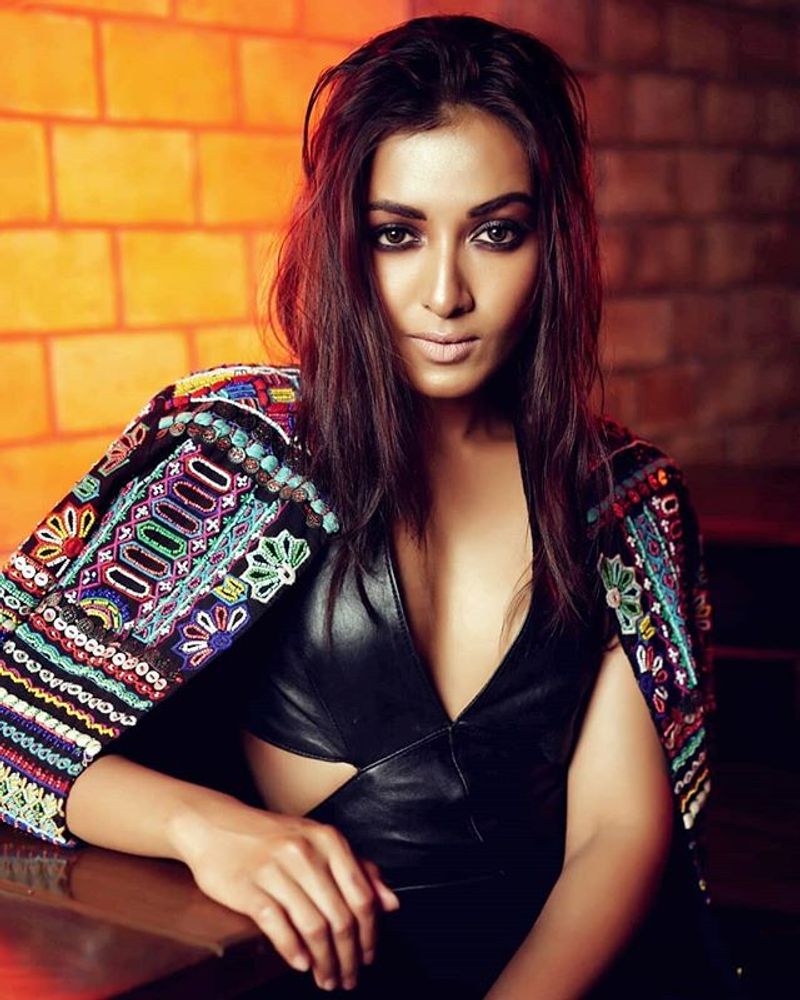 Catherine Tresa latest instagram photos