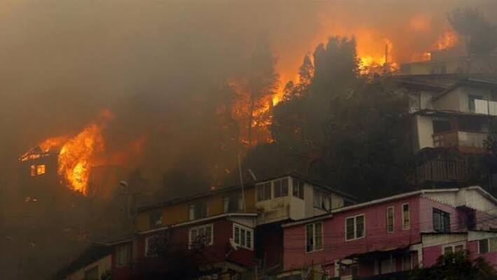 Chile port fire many families homeless over Christmas kpm Chile port fire many families homeless over Christmas kpm