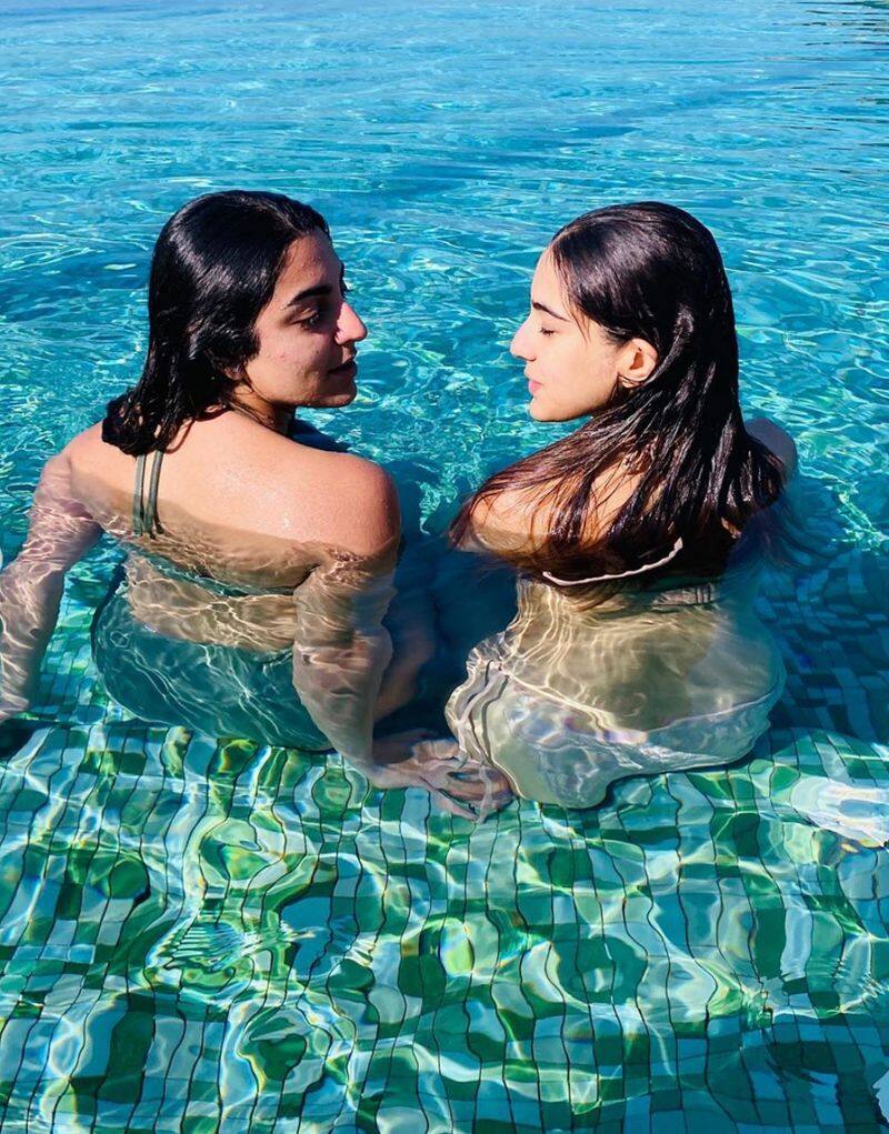 Bikini babe alert: Sara Ali Khan enjoying vitamin-sea with her bestie