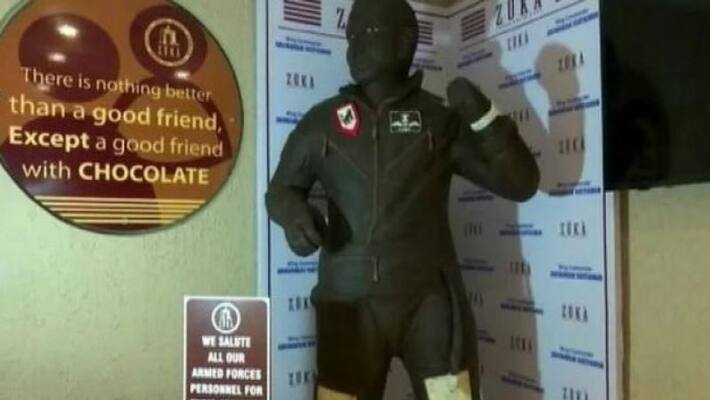 pondicherry cafe makes chocolate statue of abhinandan varthaman pondicherry cafe makes chocolate statue of abhinandan varthaman