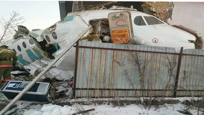 Kazakhstan: A plane collides with a two-storey building, 9 killed so far kps Kazakhstan: A plane collides with a two-storey building, 9 killed so far kps