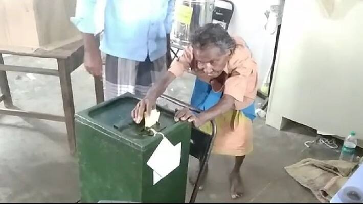 100 year old woman casted her vote 100 year old woman casted her vote