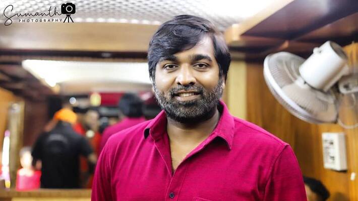 Vijay Sethupathi Celebrate His Fan Birthday In Thalapathy 64 Shooting Spot Vijay Sethupathi Celebrate His Fan Birthday In Thalapathy 64 Shooting Spot