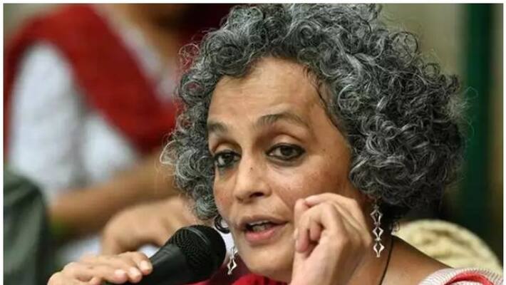 Arundhati roy clarify her position on controversial remark of NPR Arundhati roy clarify her position on controversial remark of NPR