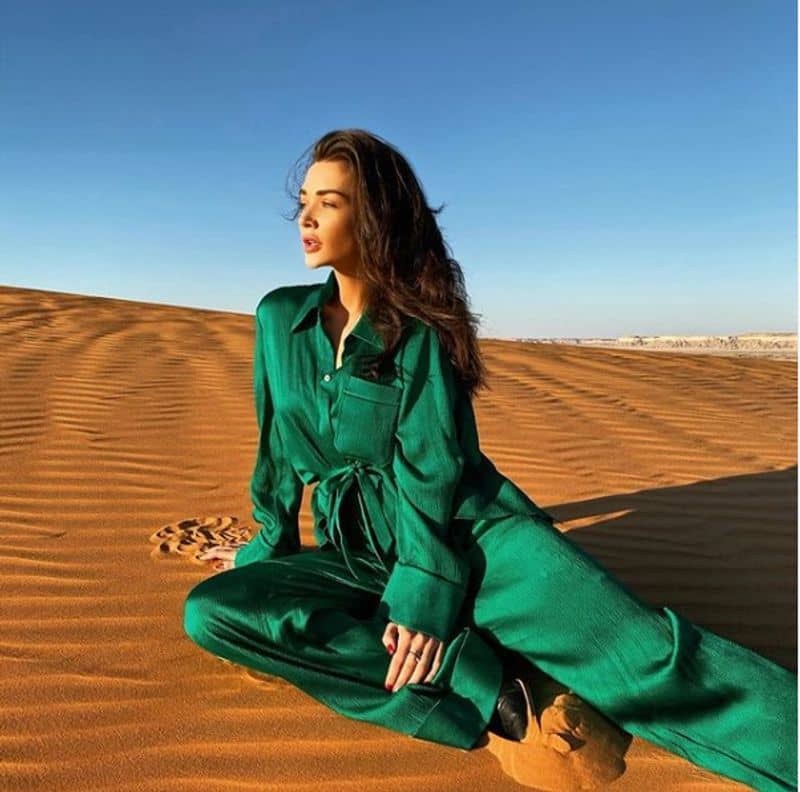 Actress Amy Jackson Post Over Glamour Photos in Instagram