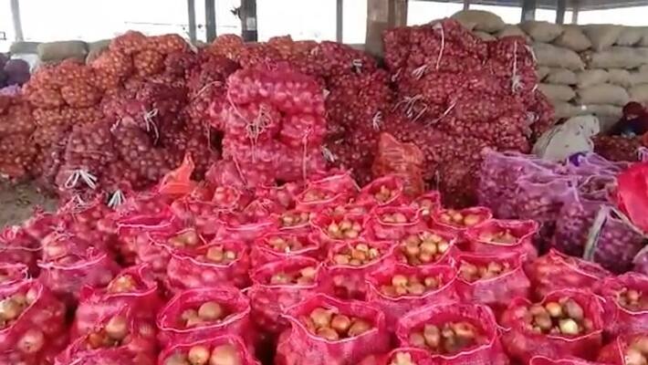 no buyers for foreign onion imported 34,000 tonnes no buyers for foreign onion imported 34,000 tonnes