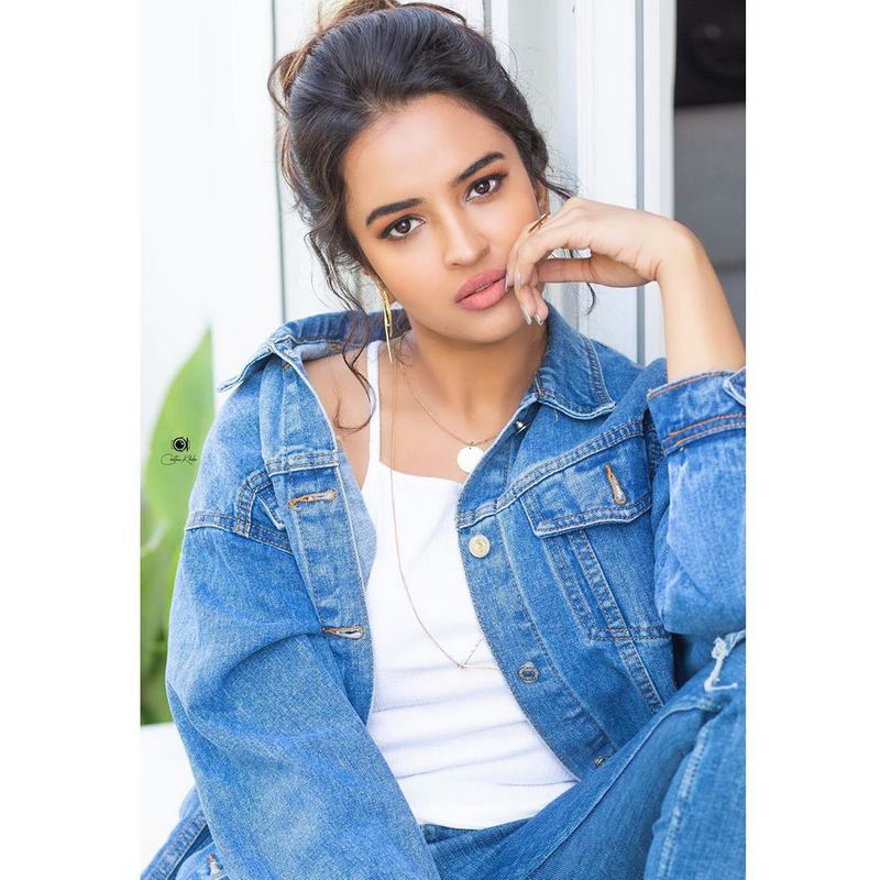 Rangasthalam fame Pujita Ponnada latest photo shoot