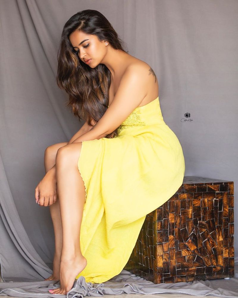 Rangasthalam fame Pujita Ponnada latest photo shoot