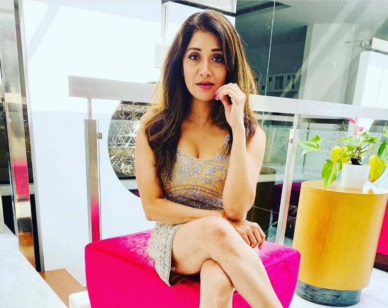 Spinner amith mishra to Kannada actress sanjayan galrani slaped to producer vandana jain