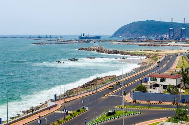 BJP leaders Comments On Amaravathi: Targets Chandrababu, Troubles For YS jagan