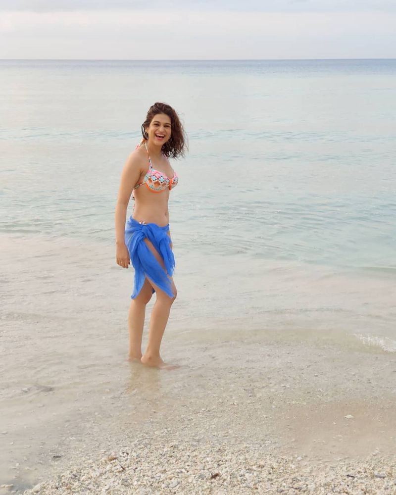 Shraddha Das mesmerizing look in bikini photos