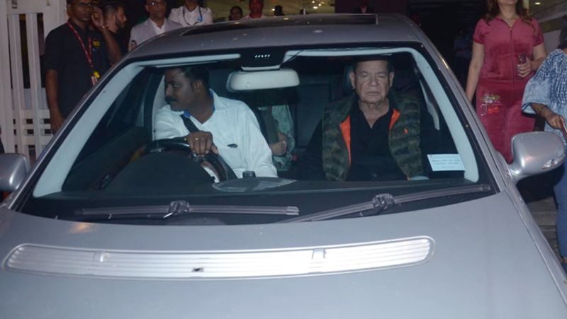 Salman khan birthday cut his cake with Media and saw out of hospital with girlfriend ilulia ventur KPY
