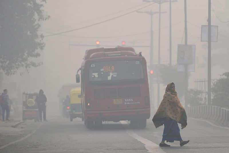 India's Capital New Delhi shivers at 2.4 degrees Celsius, cold waves to hit North India