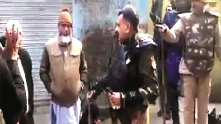 UP Top Cop Communal Rant Captured In a Video UP Top Cop Communal Rant Captured In a Video
