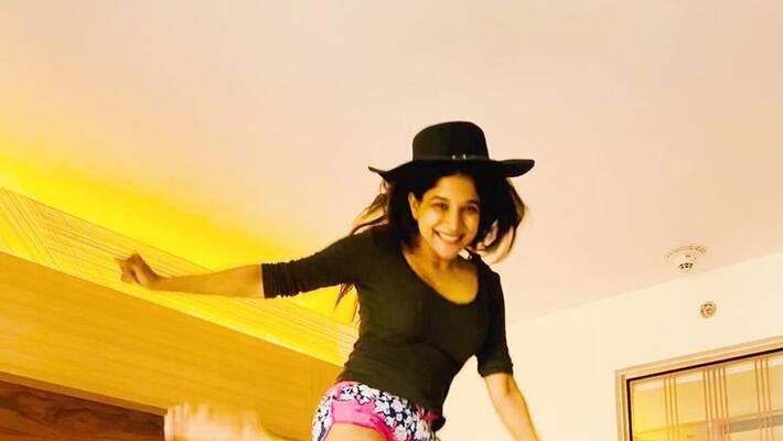 BigBoss Sakshi Fun Photo in Bed Room Going Viral BigBoss Sakshi Fun Photo in Bed Room Going Viral