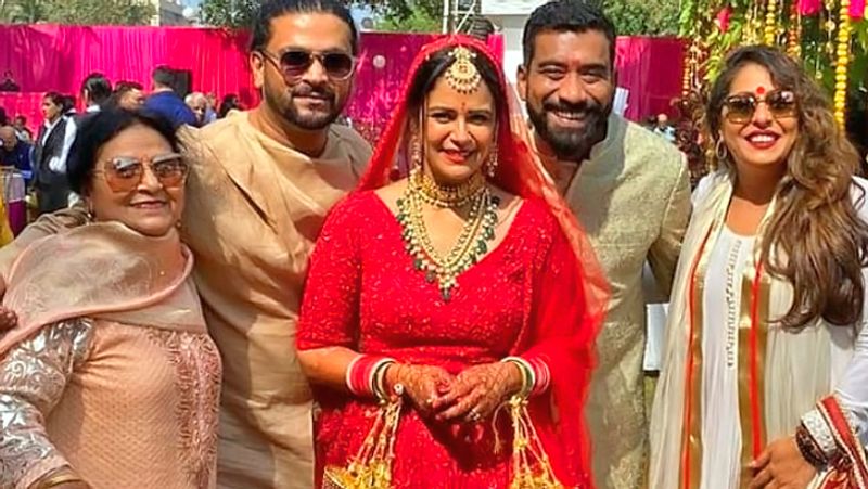 Jassi aka Mona Singh Wedding Album KPG