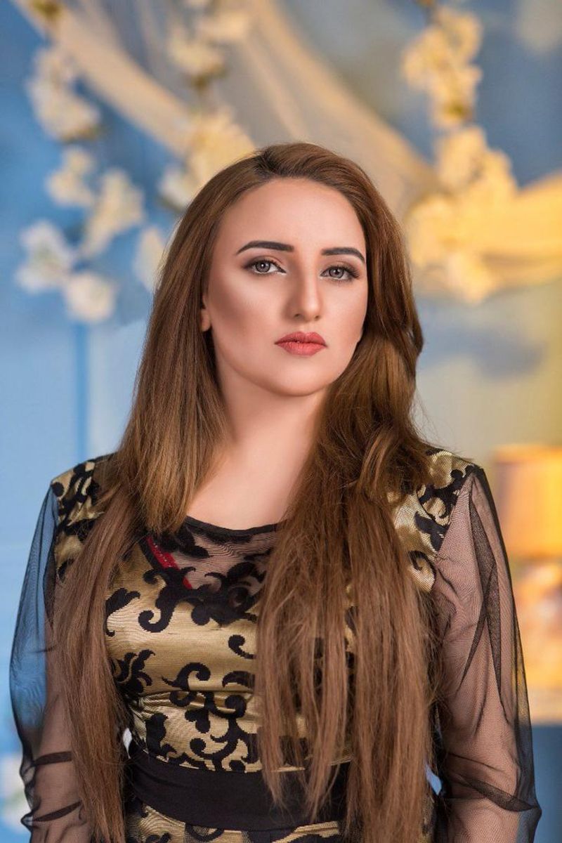 TikTok star Hareem Shah accused pak minister Sheikh Rasheed over viral photos KPP