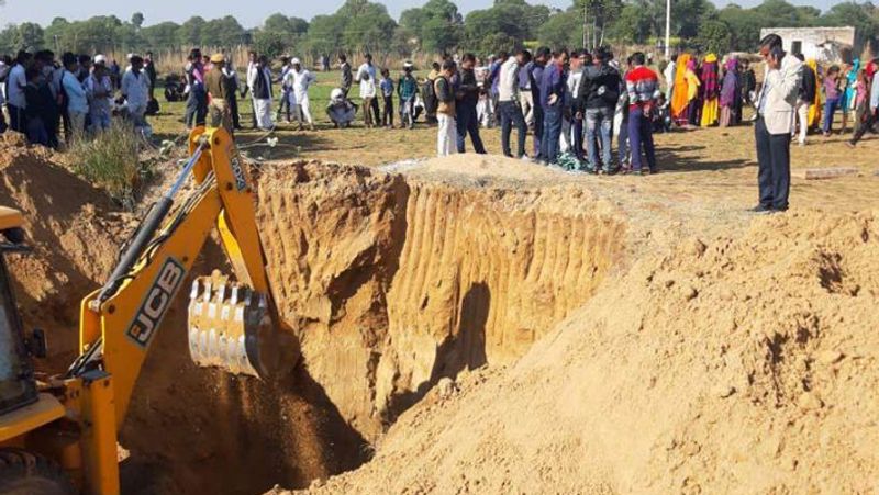 Shocking story of love in Dausa, Rajasthan, false story about 17-year-old girl falling in a borewell kpa
