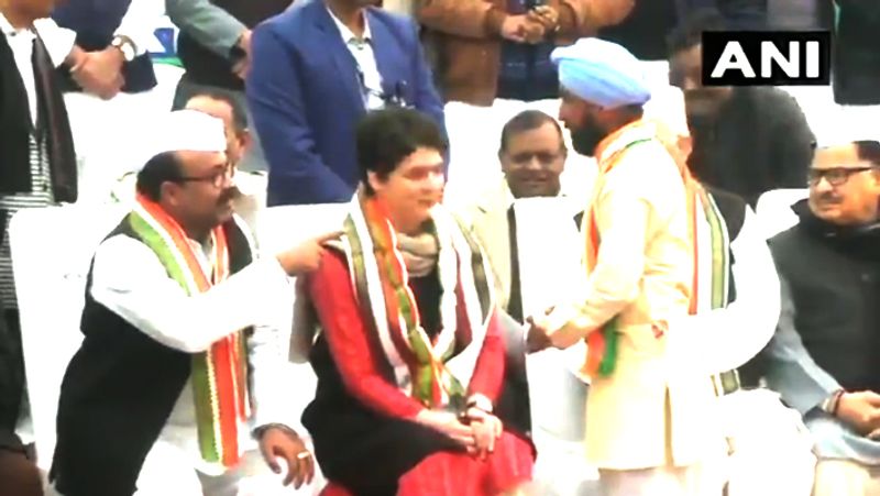 man breaks priyanka gandhi security in lucknow KPU