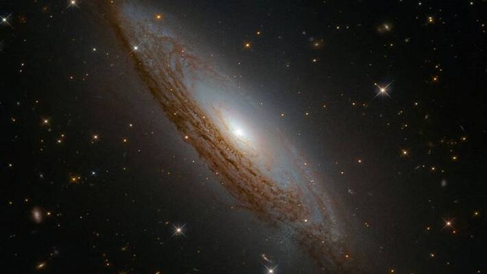 Hubble Views a Galaxy with an Active Center Hubble Views a Galaxy with an Active Center