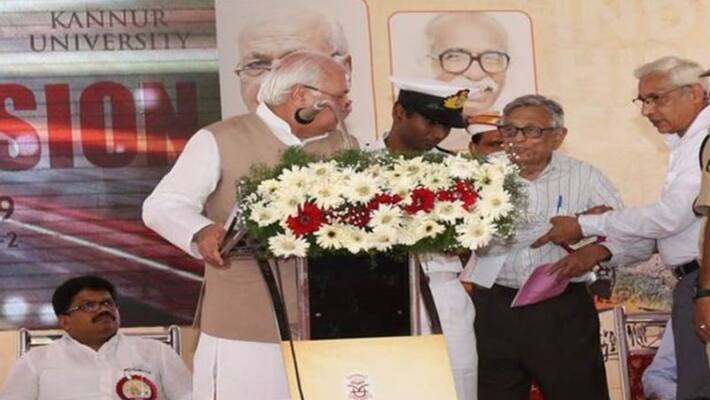 The Governor of Kerala speak in support of CAA, historian Irrfan Habib misbehaved with him KPB The Governor of Kerala speak in support of CAA, historian Irrfan Habib misbehaved with him KPB