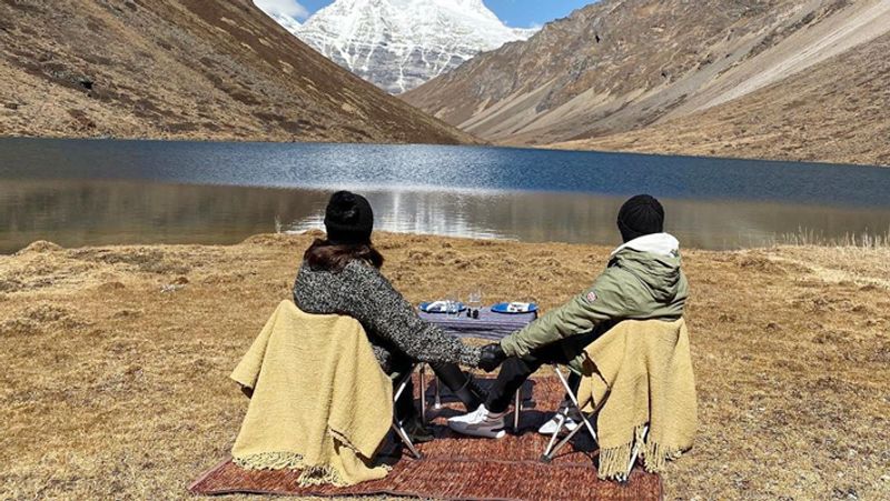 Anushka Sharma And Virat Kohli Enjoying holidays in switzerland may celebrate new year 2020 KPY