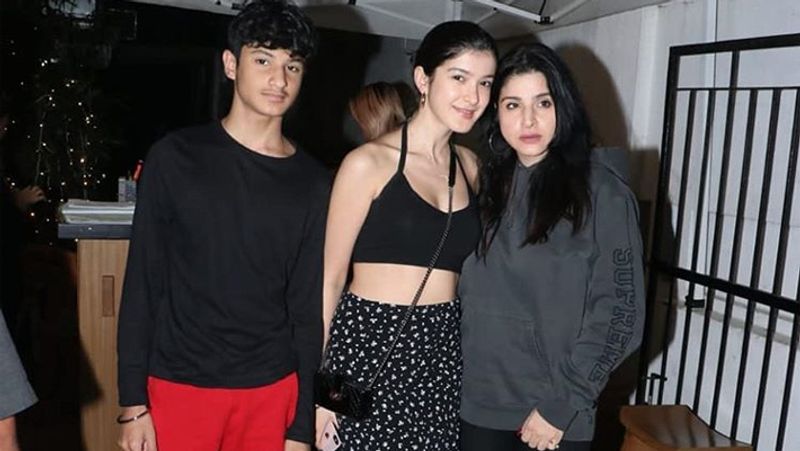 Janhvi Kapoor Khushi Kapoor Boney Kapoor visit Anshula Kapoor birthday KPJ