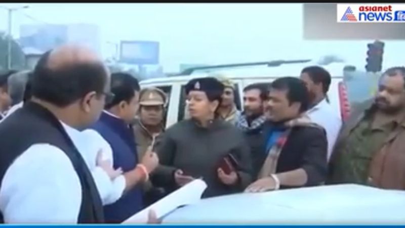 co archana singh allegedly for misbehaving with priyanka gandhi KPU