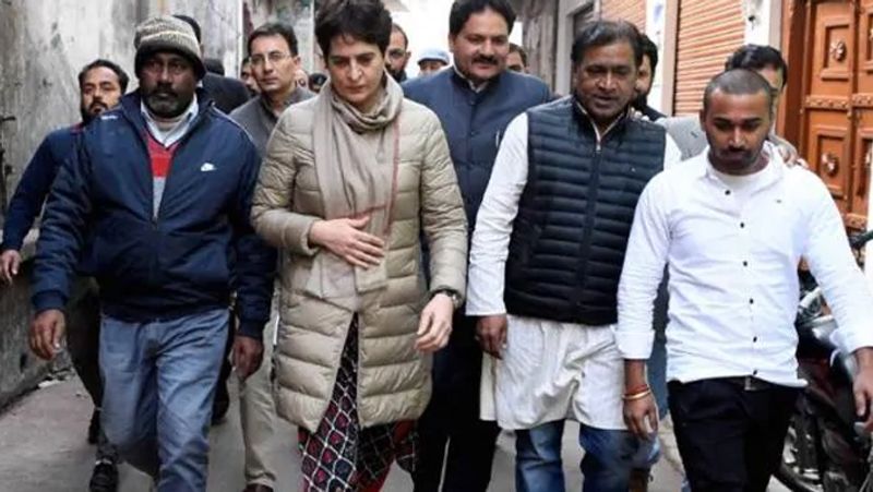 co archana singh allegedly for misbehaving with priyanka gandhi KPU
