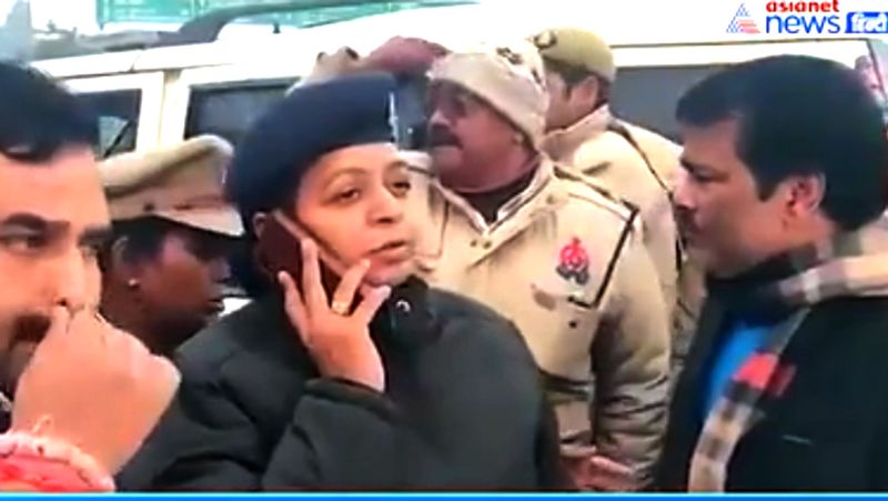 co archana singh allegedly for misbehaving with priyanka gandhi KPU
