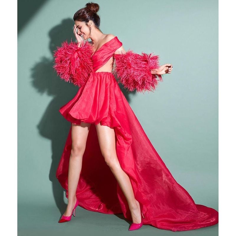 heroine Kriti sanon latest photoshoot in Trendy outfits