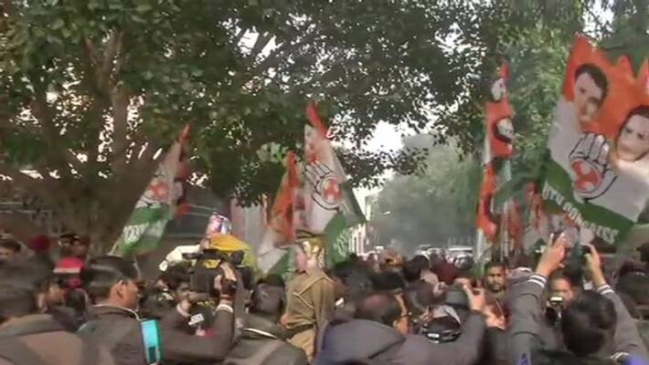 Youth Congress protest near UP Bhavan against Priyanka Gandhi mishandled by up police kpm Youth Congress protest near UP Bhavan against Priyanka Gandhi mishandled by up police kpm